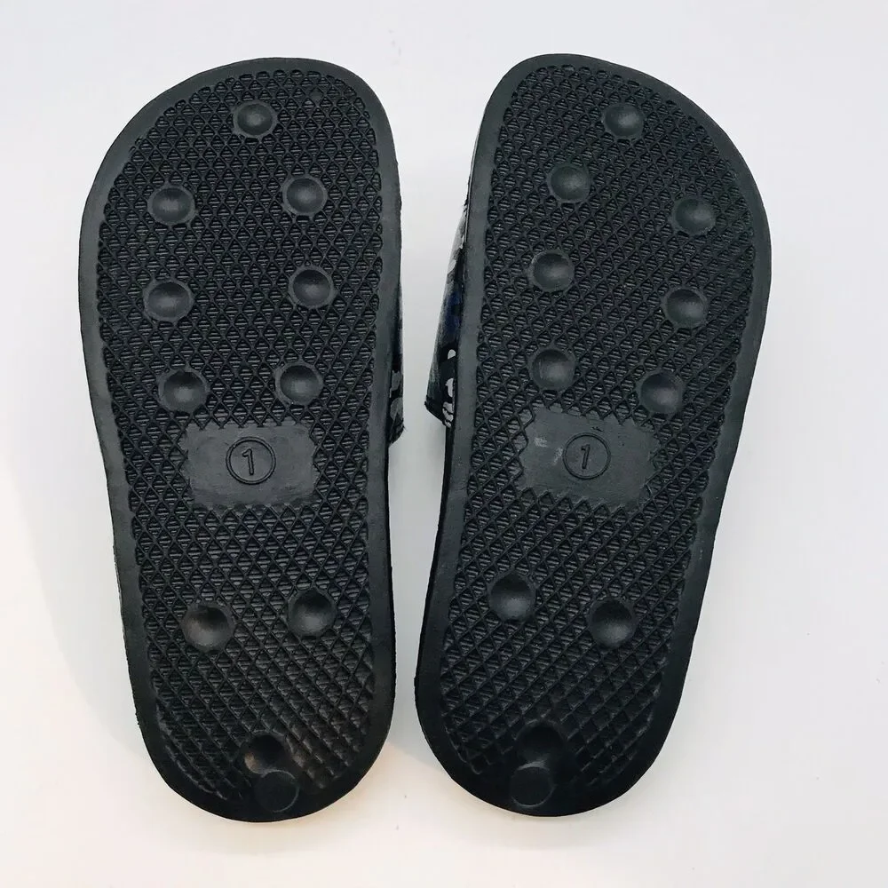 Shaq Camo Wide Strap Slides Children's size 1 Black & Gray Sandals Beach Shoes